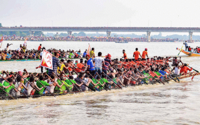 মধুমতি নদীতে ঐতিহ্যবাহী নৌকাবাইচ অনুষ্ঠিত