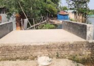 ১৮ লাখ টাকা ব্যায়ে নির্মিত সেতু পার হতে বাঁশের সাঁকো দিয়ে উঠতে হয়