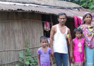 একসময়ের জনপ্রতিনিধি থাকেন কুঁড়েঘরে