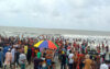 ঈদের ছুটিতে কুয়াকাটা সৈকতে হাজারো পর্যটক