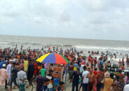 ঈদের ছুটিতে কুয়াকাটা সৈকতে হাজারো পর্যটক