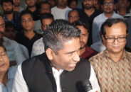 দায় মেনে নিলেন সাদিক, বিল পরিশোধের আশ্বাসে সড়কে জ্বলল বাতি