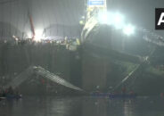 গুজরাটে ঝুলন্ত সেতু ভেঙে নদীতে, মৃত বেড়ে ১৪১