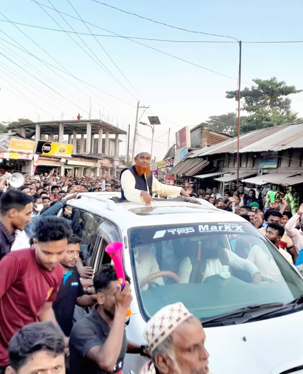 নীলকমলে সাবেক চেয়ারম্যান লিখন এর শোডাউনে ব্যাপক লোকসমাগম