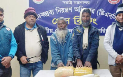 বরিশালে যাত্রীবাহী বাসে তল্লাশি, গাঁজাসহ গ্রেফতার ২