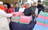 ট্রাফিক পুলিশের উদ্যোগে চুয়াডাঙ্গায় শীতবস্ত্র বিতরণ