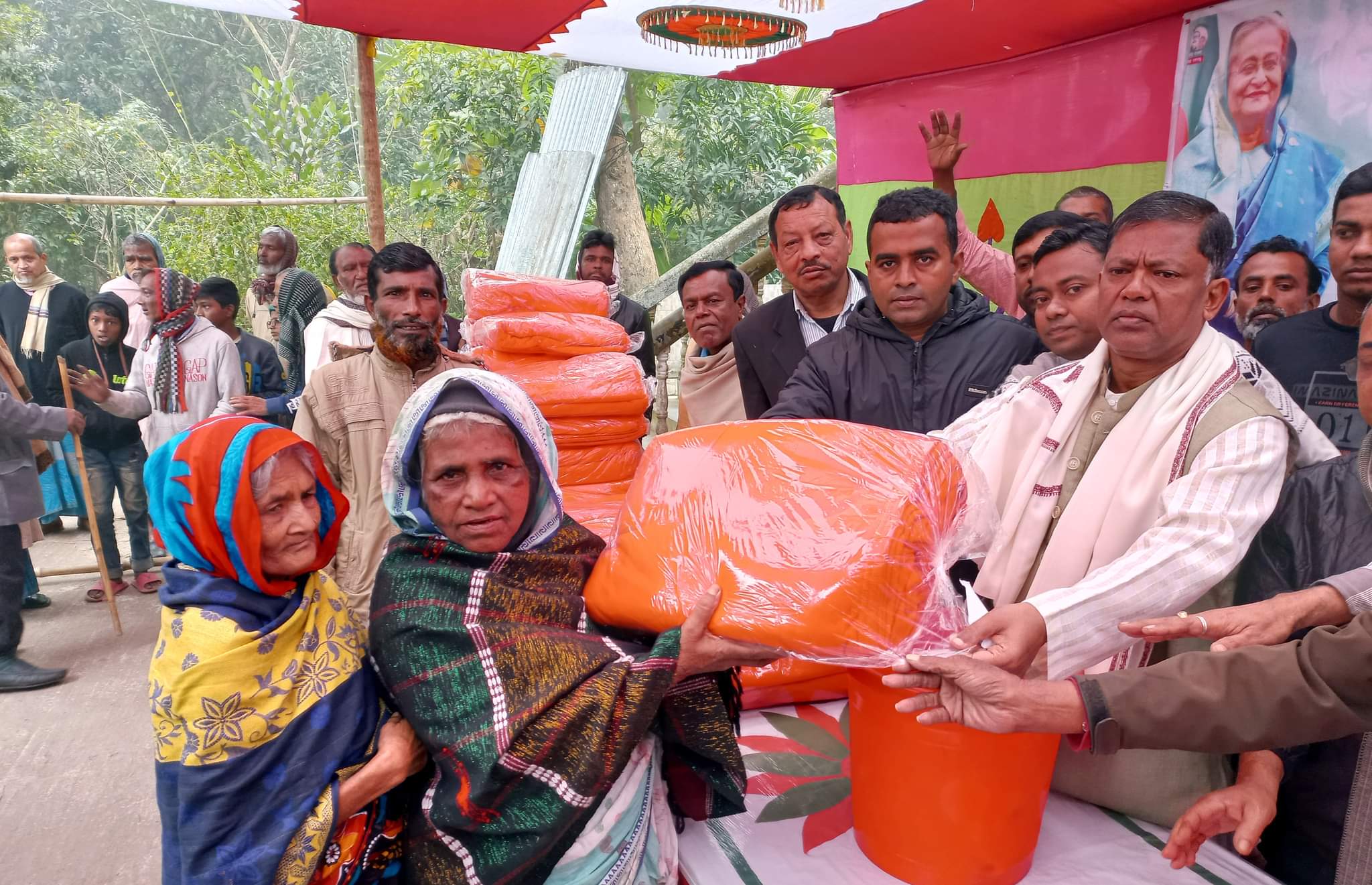 শেখ হাসিনার কর্মীরাই দুর্যোগ-দু:সময়ে মানুষের পাশে থাকে-এ্যাড.বলরাম পোদ্দার