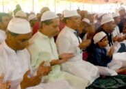 বরিশালে ঈদের জামাতে মুসলিম উম্মার শান্তি কামনা