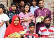 ঈদ উপহার নিয়ে চার যমজ কন্যা শিশুর বাড়িতে চুয়াডাঙ্গা জেলা প্রশাসক