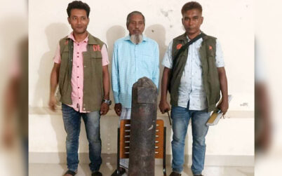 বরগুনায় ইস্ট ইন্ডিয়া কোম্পানির পিলারসহ একজন আটক
