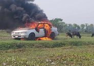 গাজীপুরে অভিমানে নিজ গাড়িতে আগুন দিলেন স্বেচ্ছাসেবক লীগ নেতা