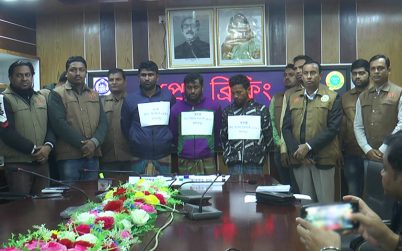 ভোলায় অস্ত্র-গুলিসহ ৩ জলুদস্য আটক