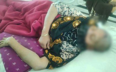জমি লিখে না দেওয়ায় স্ত্রীর মাথা ন্যাড়া করলেন স্বামী