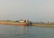 বরিশালে অবৈধভাবে বালু উত্তোলনের সময় ড্রেজার মেশিন জব্দ