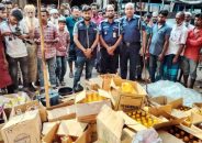 নকল পণ্যের কারখানায় পুলিশের অভিযান, মালিক আটক
