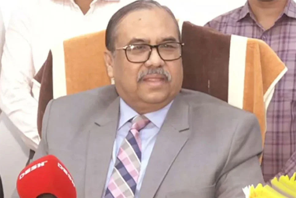 সন্ধ্যার মধ্যেই পদত্যাগ করছেন প্রধান বিচারপতি