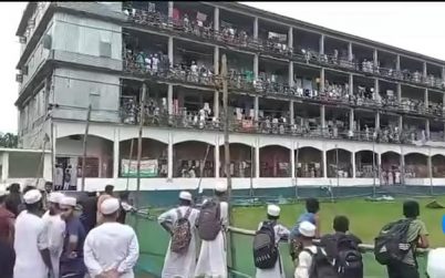 নেছারাবাদ মাদ্রাসায় ছাত্রদের দু’গ্রুপের সংঘর্ষ, আহত ১১