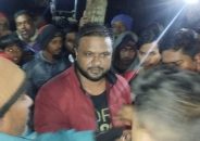 বরিশালে ডিবি পরিচয়ে চাঁদাবাজি, ছাত্রদল নেতাসহ পুলিশ কর্মকর্তাকে গণপিটুনি দিলেন জনতা