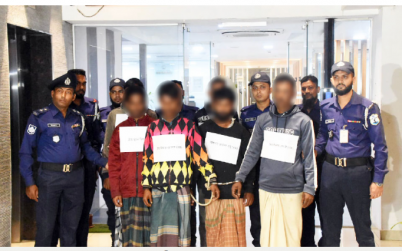 ৩৬০ মেট্রিক টন জ্বালানি তেলের জাহাজে ডাকাতি, গ্রেপ্তার ৮