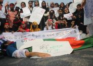 ধর্ষণের প্রতিবাদে বরিশালে শিক্ষার্থীদের সড়ক অবরোধ