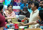বরিশালে মেয়াদোত্তীর্ণ রঙ বিক্রির অপরাধে তিন প্রতিষ্ঠানকে জরিমানা