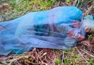 বরিশালে পলিথিনে মোড়ানো এসিডদগ্ধ নারীকে জীবিত উদ্ধার