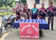 জীবননগর সীমান্তে ফেন্সিডিল ও মোটরসাইকেলসহ আটক ১