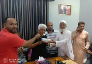 রাষ্ট্রীয় শোক দিবসে উজিরপুর-বানারীপাড়া বিএনপির মাল্যদান ও মিষ্টি বিতরণ