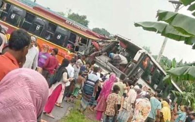 ফরিদপুরে দুই বাসের মুখোমুখি সংঘর্ষে নিহত ৩