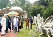 গণভবন এখন জুলাই জাদুঘর, ঘুরে দেখলেন প্রধান উপদেষ্টা