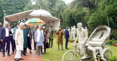 গণভবন এখন জুলাই জাদুঘর, ঘুরে দেখলেন প্রধান উপদেষ্টা