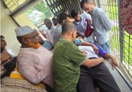 ডাকসু বিপর্যয়ের পর ক্ষিপ্ত ছাত্রদলঃ মুলাদীতে শিবিরকর্মীদের ওপর হা*ম*লা