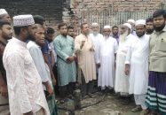 হিজলায় অগ্নিকান্ডে ক্ষতিগ্রস্তদের পাশে জামায়াত নেতৃবৃন্দ