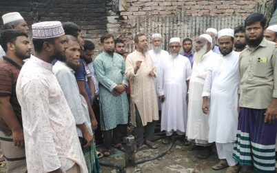 হিজলায় অগ্নিকান্ডে ক্ষতিগ্রস্তদের পাশে জামায়াত নেতৃবৃন্দ