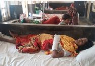 হিজলায় স্বামীর নির্যাতনে গৃহবধূর হাত ভাঙা