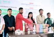জীবননগরে সুবিধাবঞ্চিত নারীদের মাঝে দোস্ত এইডের সেলাই মেশিন বিতরণ