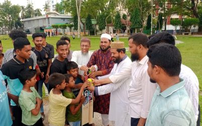 বরিশাল ১০নং ওয়ার্ড জামায়াতের যুব বিভাগের উদ্যোগে খেলা সামগ্রী বিতরণ