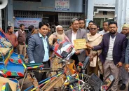 ঝালকাঠিতে ভিক্ষাবৃত্তি থেকে পুনর্বাসনে অটোরিকশা বিতরণ