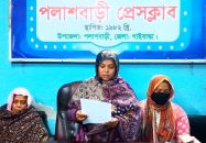 পলাশবাড়ীতে খড়ের পালায় বারবার আগুন, নিরাপত্তাহীনতায় এক পরিবার