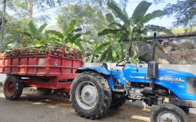 আমতলীতে সরকারী পরিত্যাক্ত ভবন ভেঙ্গে ইট চুরির সময় ট্রলিসহ ৪ জন আটক