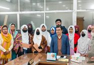 চাঁপাইনবাবগঞ্জ সরকারি মহিলা কলেজে মেধাবী শিক্ষার্থীদের বৃত্তি প্রদান