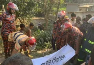 ট্রাকের চাকায় পিষ্ট হয়ে মা-ছেলের মৃত্যু