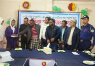 আমতলীতে দরিদ্র মেধাবী এসএসসি পরীক্ষার্থীদের ফরম পূরণে আর্থিক সহায়তা প্রদান