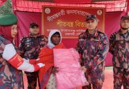 সীমান্তে ৫৩ বিজিবির উদ্যোগে শীতার্তদের মাঝে শীতবস্ত্র বিতরণ