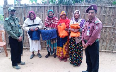 পানছড়ির লোগাং আনসার ও ভিডিপির উদ্যোগ শীতার্তদের মাঝে কম্বল বিতরণ
