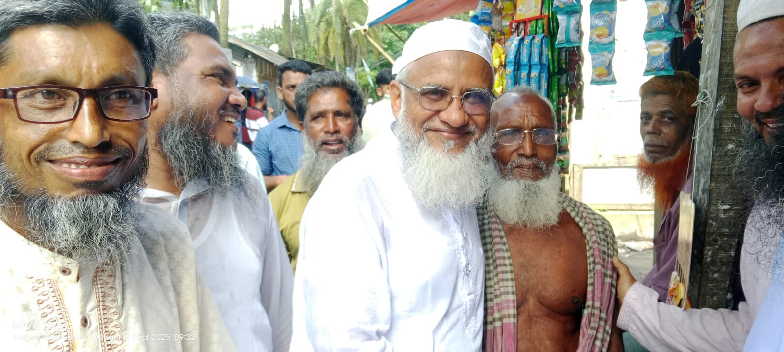 হিজলা-মেহেন্দিগঞ্জের প্রান্তিক ভোটাররা ঝুঁকছেন দাঁড়িপাল্লার দিকে