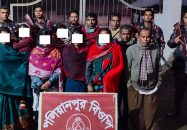 মহেশপুর সীমান্ত দিয়ে ভারতে অনুপ্রবেশের চেষ্টা, বিজিবির হাতে আটক ১১