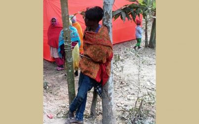 গৌরনদীতে গাছের সঙ্গে বেঁধে চোরকে গণধোলাই