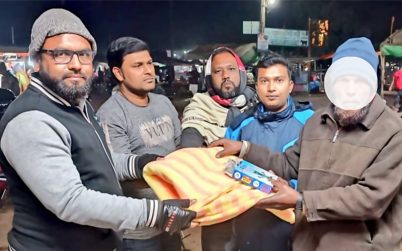 জীবননগর কমিউনিটি ফেসবুক গ্রুপের উদ্যোগে শীতবস্ত্র বিতরণ