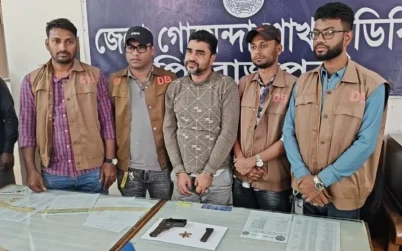 ভান্ডারিয়ায় বিদেশি পিস্তলসহ গ্রেপ্তার ১